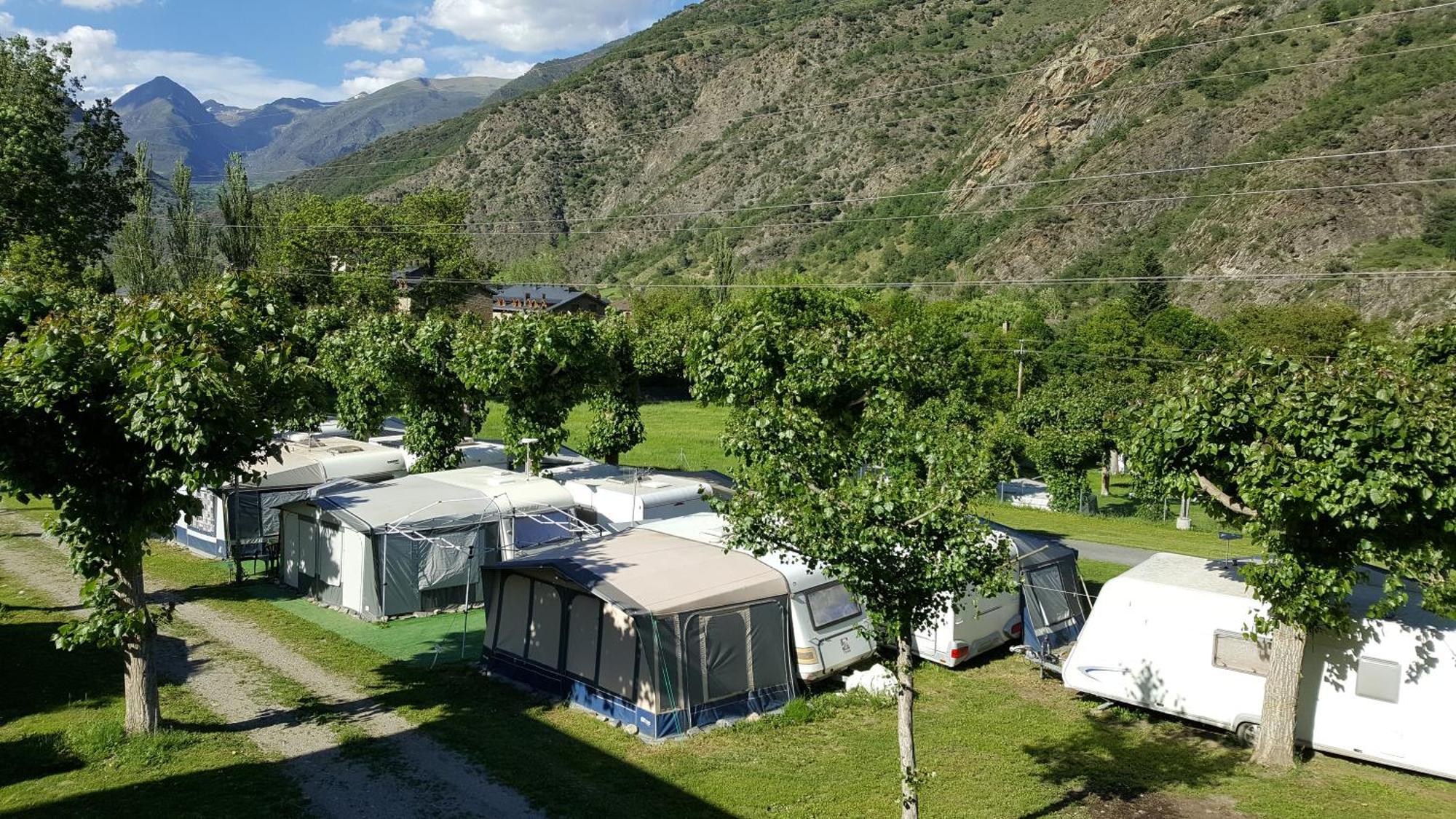 Bungalows Nou Camping La Guingueta D'Aneu Εξωτερικό φωτογραφία