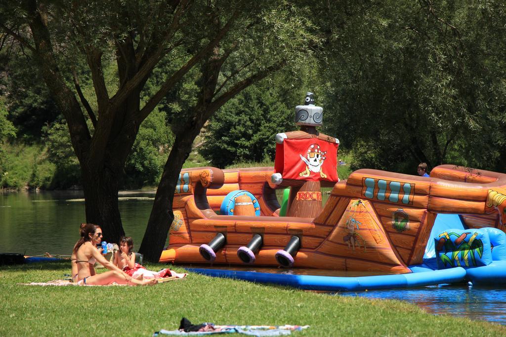 Bungalows Nou Camping La Guingueta D'Aneu Εξωτερικό φωτογραφία