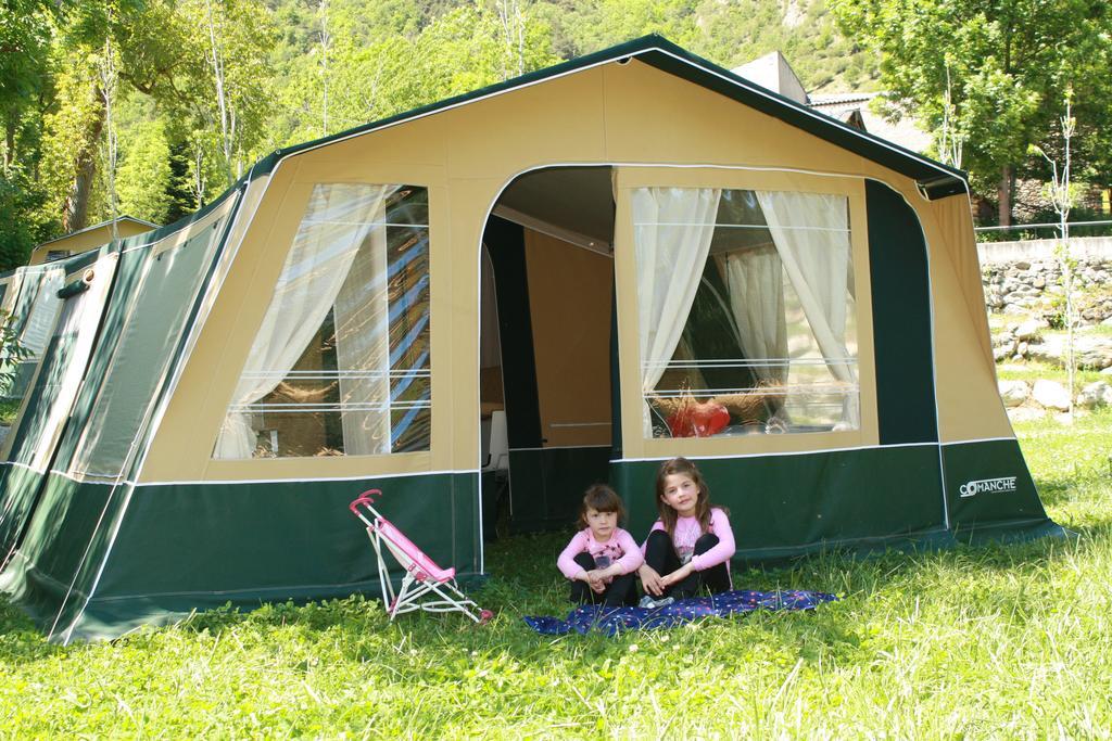 Bungalows Nou Camping La Guingueta D'Aneu Εξωτερικό φωτογραφία
