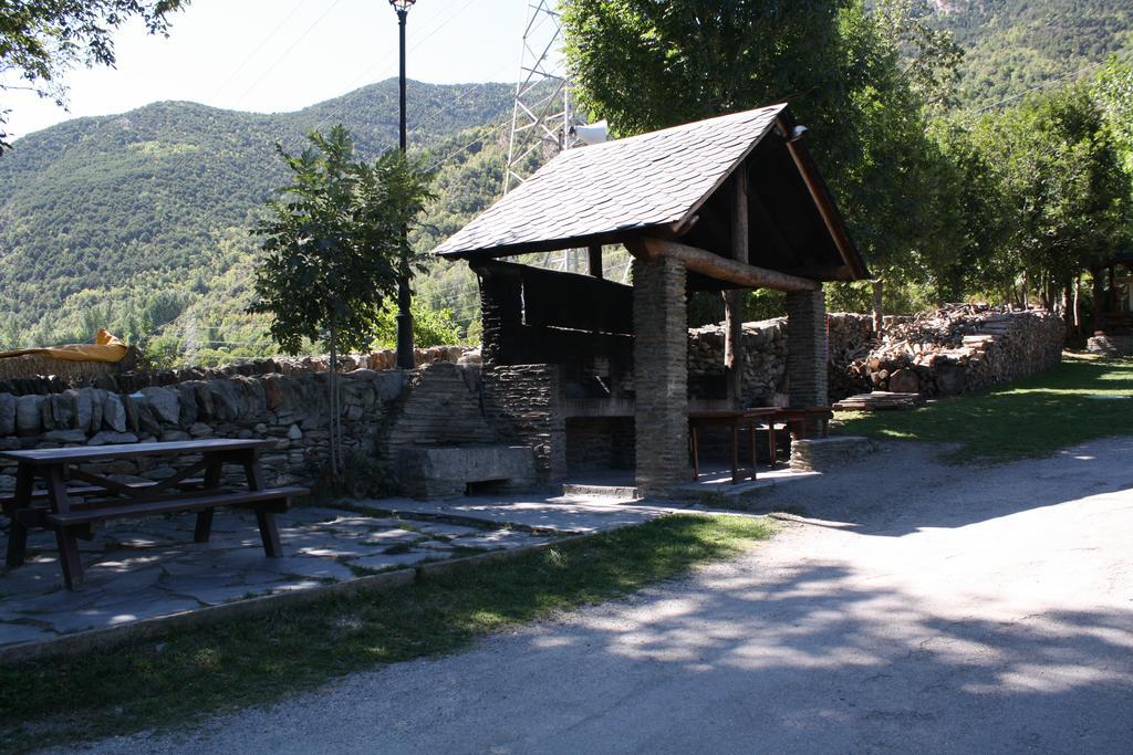 Bungalows Nou Camping La Guingueta D'Aneu Εξωτερικό φωτογραφία