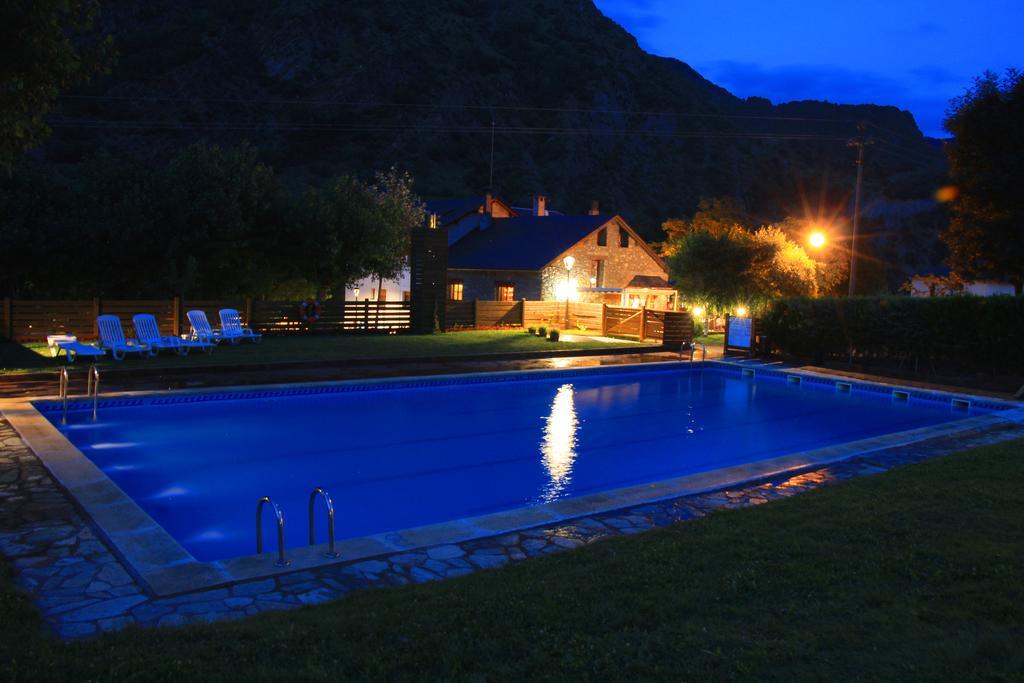 Bungalows Nou Camping La Guingueta D'Aneu Εξωτερικό φωτογραφία