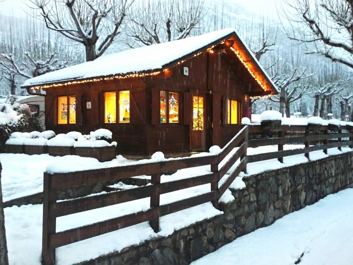 Bungalows Nou Camping La Guingueta D'Aneu Εξωτερικό φωτογραφία
