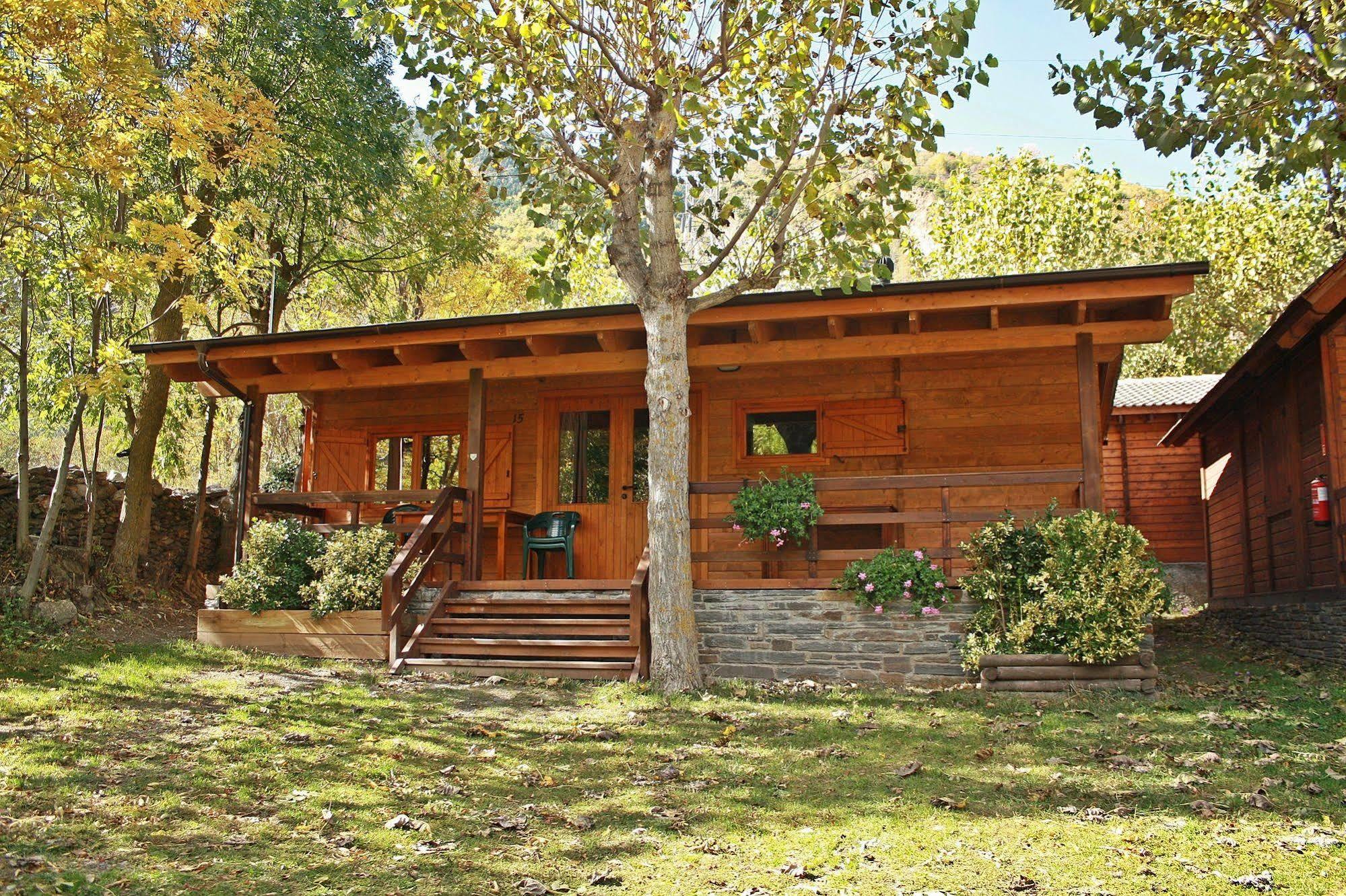 Bungalows Nou Camping La Guingueta D'Aneu Εξωτερικό φωτογραφία